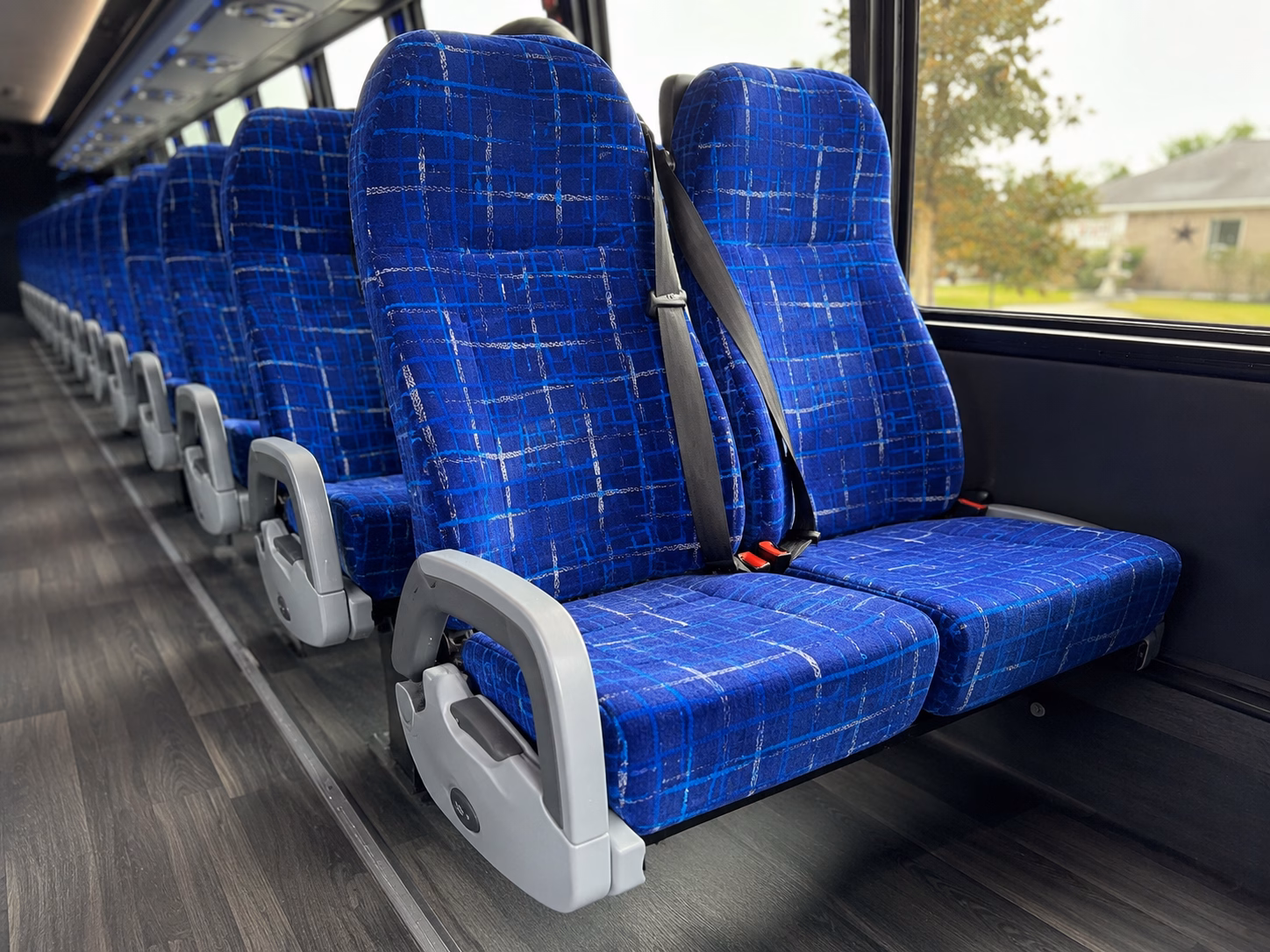 charter bus pickup and drop off at wichita eisenhower national airport ict